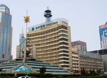 �ӹ�����վ���첩���͹㳡4����ѵĳ˳�·��